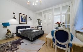 Apartament Żurawia street